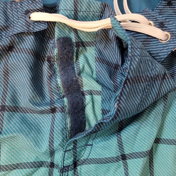 2 Pair Swimtrunks - Picture 3 of 15